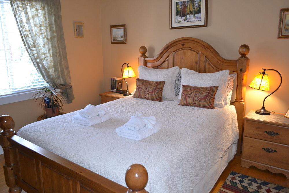 Williams Gate Bed & Breakfast Private Suites Ниагара-он-те-Лейк Экстерьер фото