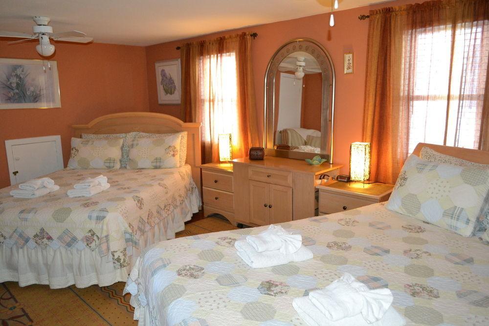 Williams Gate Bed & Breakfast Private Suites Ниагара-он-те-Лейк Экстерьер фото