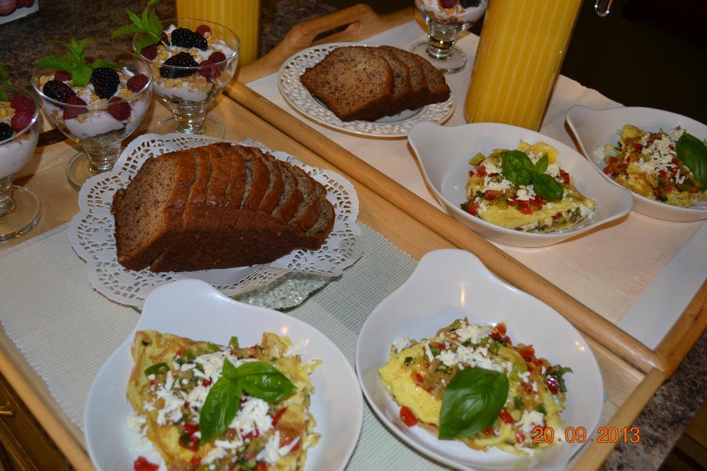 Williams Gate Bed & Breakfast Private Suites Ниагара-он-те-Лейк Экстерьер фото
