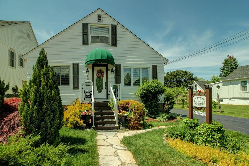Williams Gate Bed & Breakfast Private Suites Ниагара-он-те-Лейк Экстерьер фото
