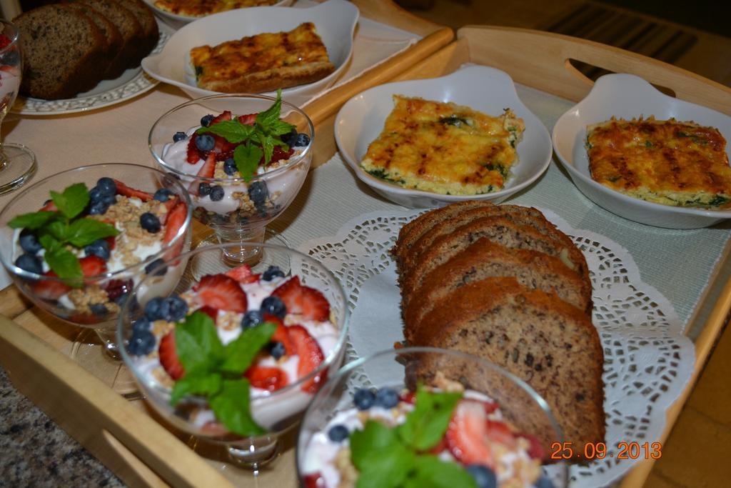 Williams Gate Bed & Breakfast Private Suites Ниагара-он-те-Лейк Экстерьер фото