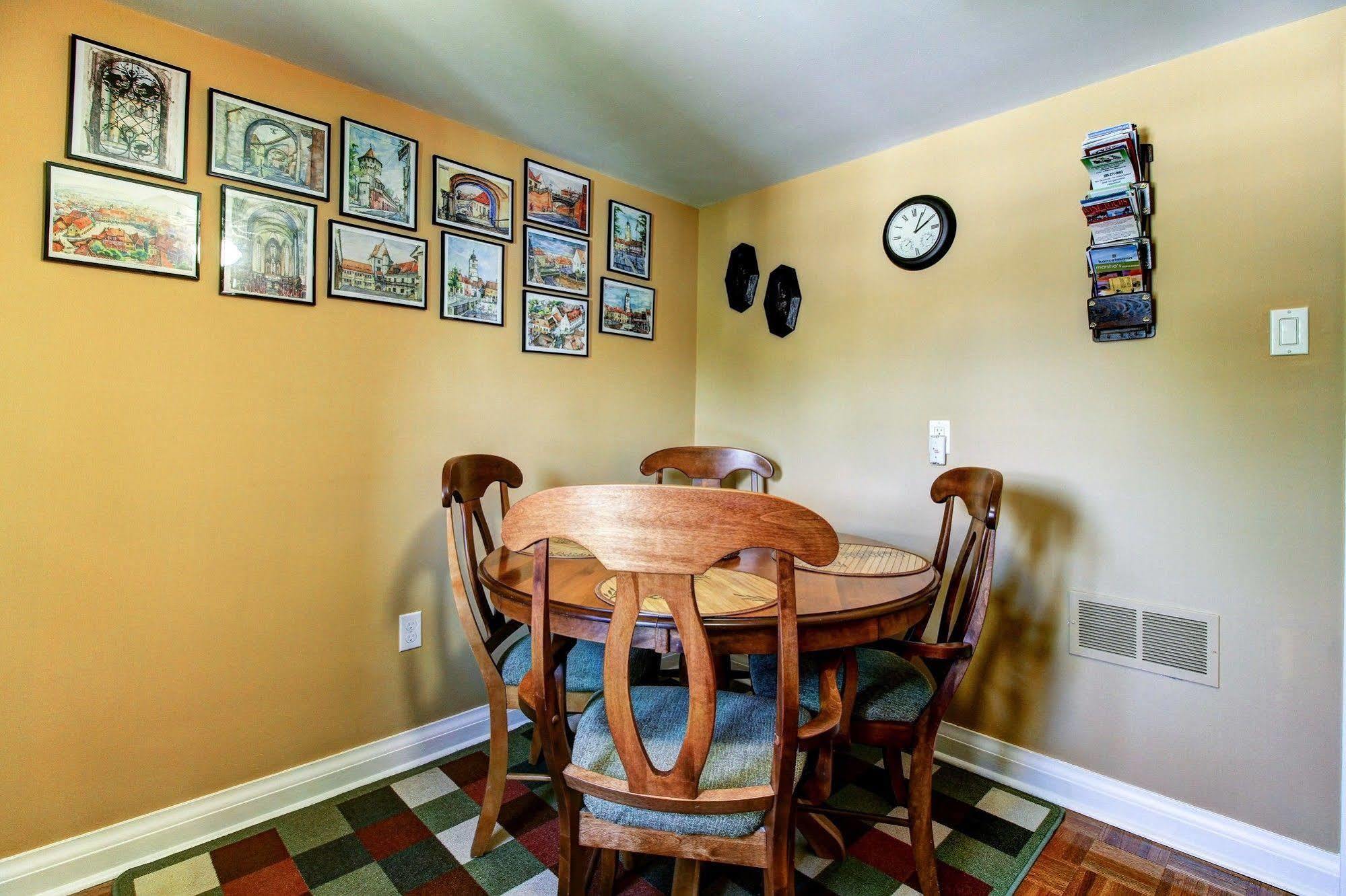 Williams Gate Bed & Breakfast Private Suites Ниагара-он-те-Лейк Экстерьер фото
