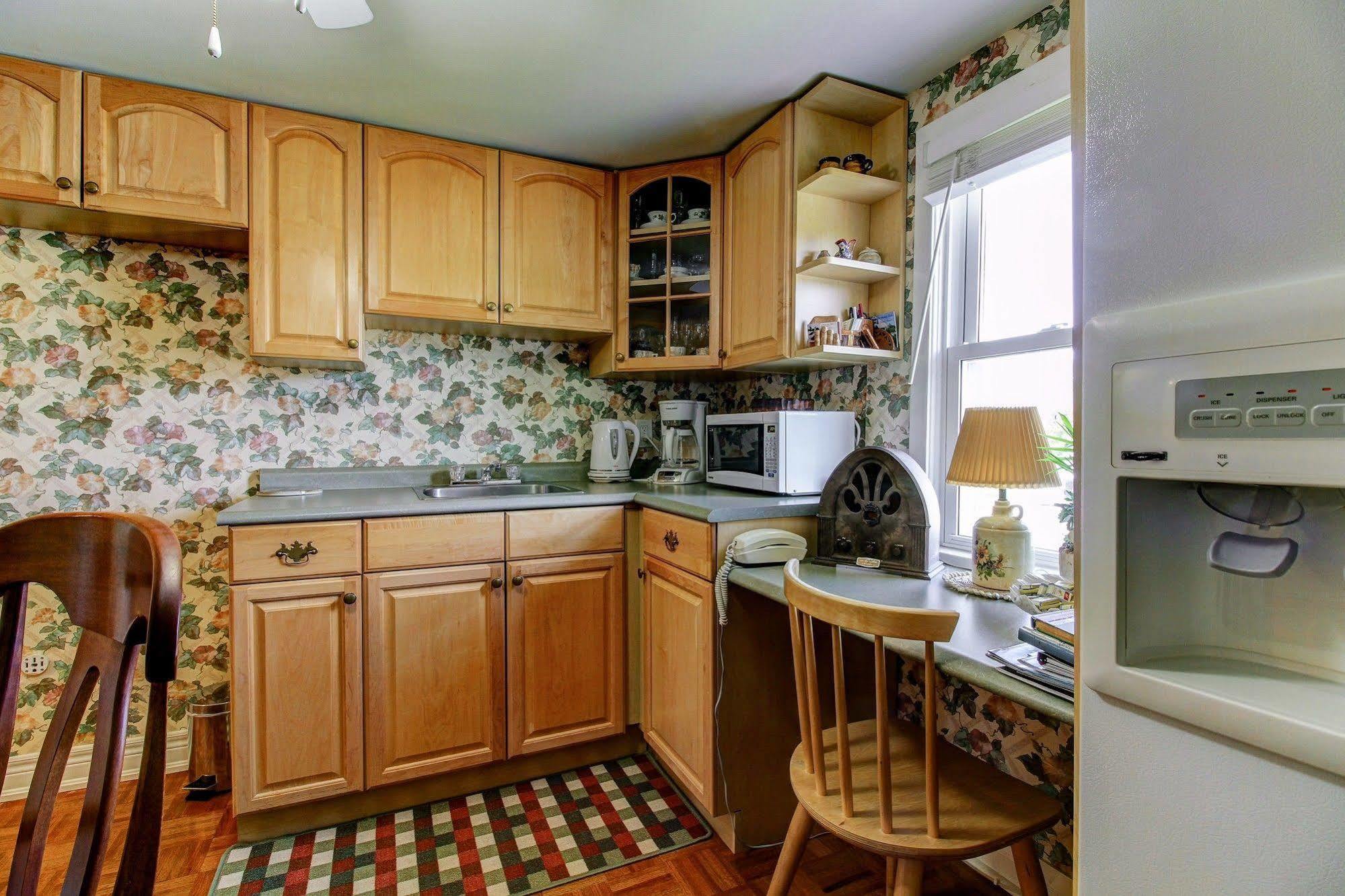 Williams Gate Bed & Breakfast Private Suites Ниагара-он-те-Лейк Экстерьер фото